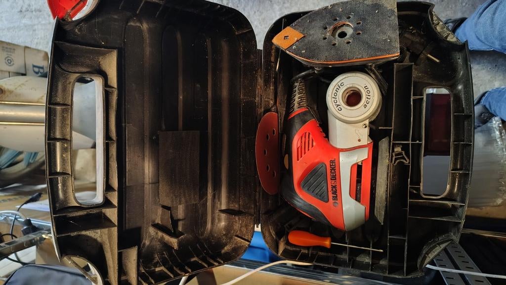 Black and Decker schuurmachine., Ophalen, Gebruikt, Excentrische schuurmachine