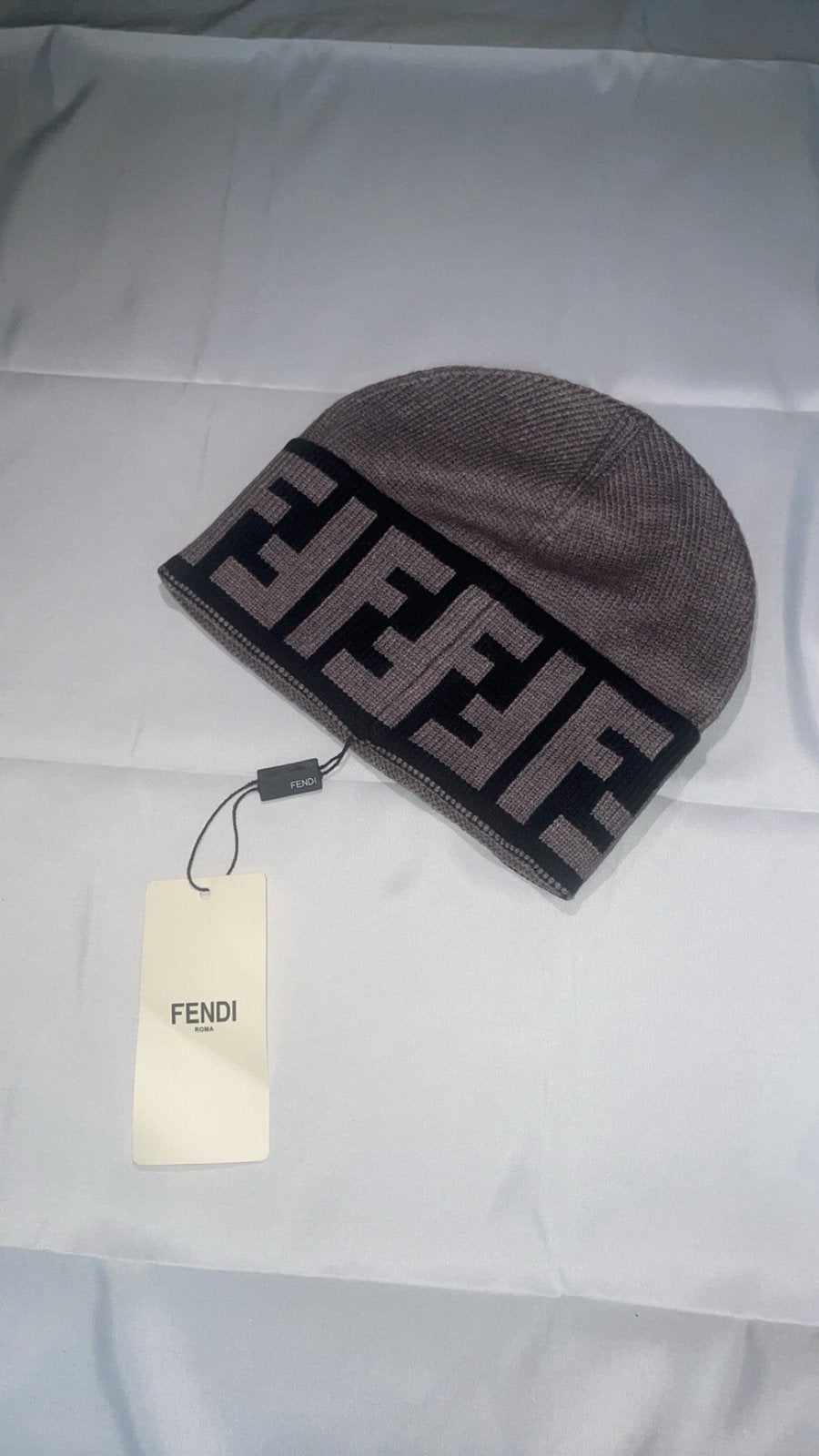 Fendi muts grijs, Kleding | Heren, Ophalen of Verzenden, Zo goed als nieuw, Muts