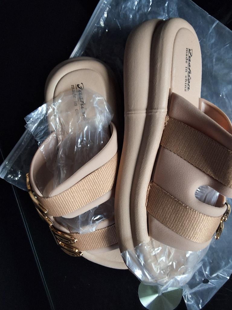 slippers, Beige, Nieuw, Ophalen, Slippers