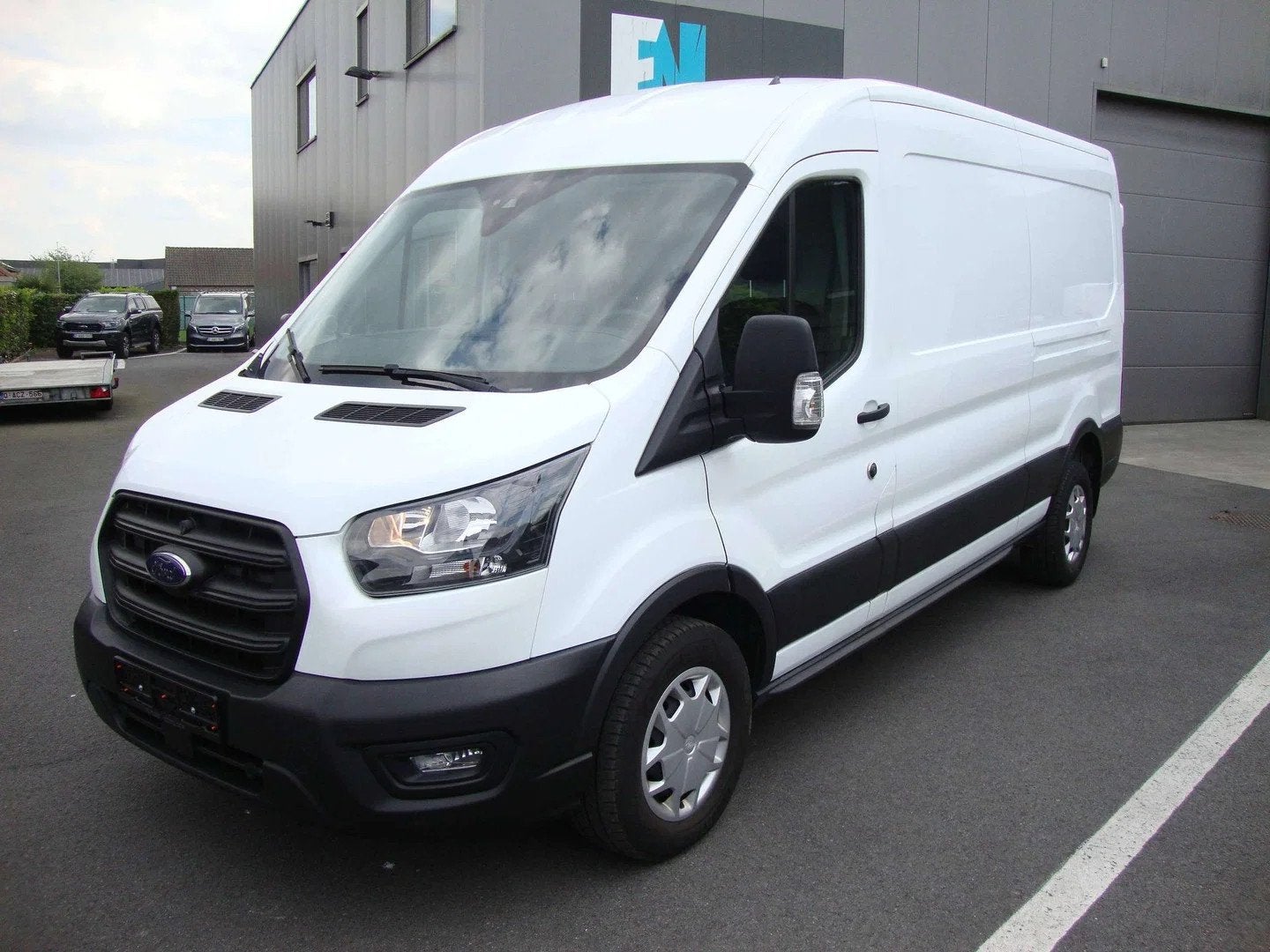 Ford Transit 2.0 tdci, 130pk, L3H2, camera, 2023, veel optie, Auto's, Bestelwagens en Lichte vracht, Stof, Gebruikt, Euro 6, 4 cilinders