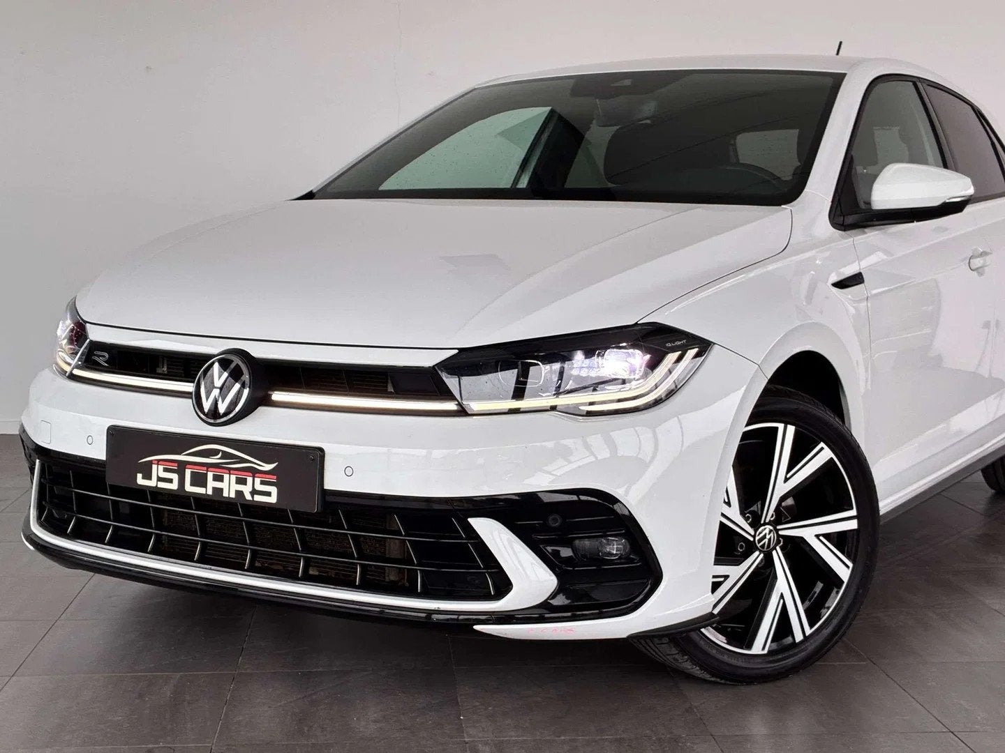Volkswagen Polo 1.0TSI DSG R-LINE-COCKPIT-CARPLAY-CAMERA-GPS, Autos, 1660 kg, Achat, Euro 6, Entreprise