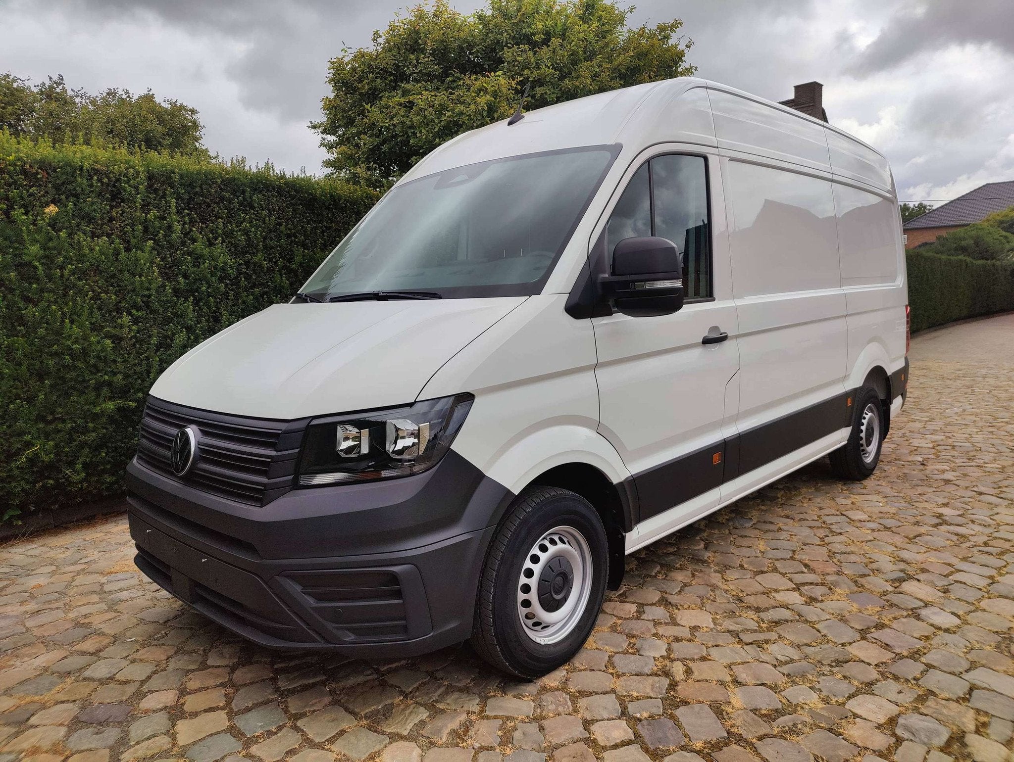 Volkswagen Crafter Crafter 2.0 CR TDi L3H3 (bj 2025), Voorwielaandrijving, Gebruikt, Zwart, 4 cilinders