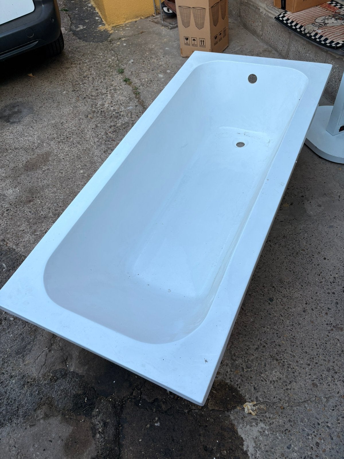 Baignoire neuve, Enlèvement, Comme neuf