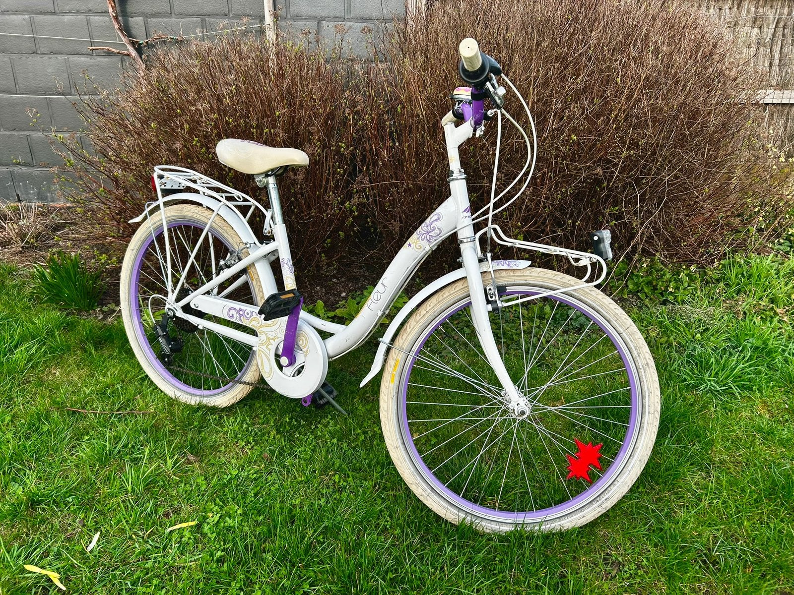 Kinderfiets wit/paars, Ophalen, Velgrem, Versnellingen, Gebruikt