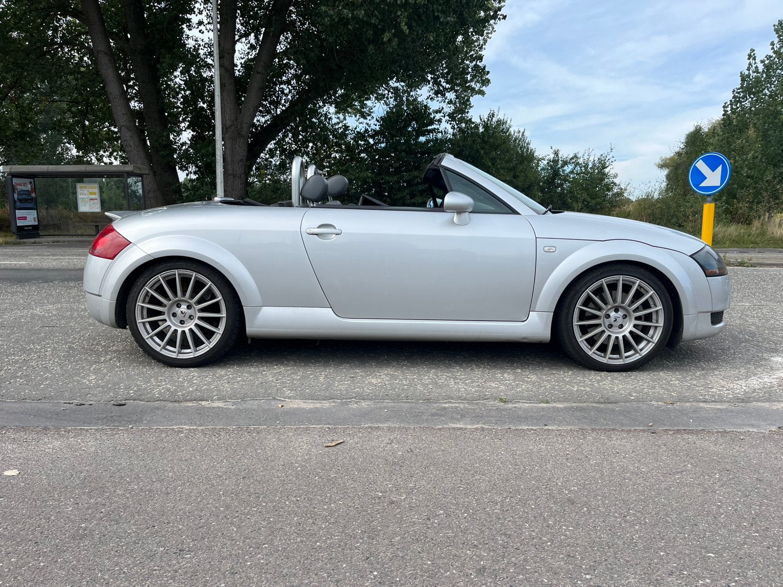 Audi TT 1.8T 180pk, Auto's, https://public.car-pass.be/vhr/20fba57d-2594-4a05-86ca-445ca8c3fe43, Cabriolet, Leder, Bedrijf