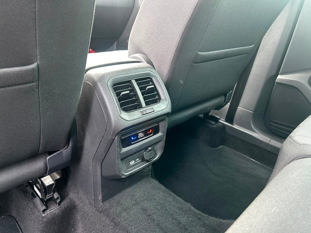 Volkswagen Tiguan 1.5 tsi 130ch 10/22 59000KM, Argent ou Gris, Achat, https://public.car-pass.be/vhr/048834e2-e88e-492e-a3a4-bf2547e99e9b