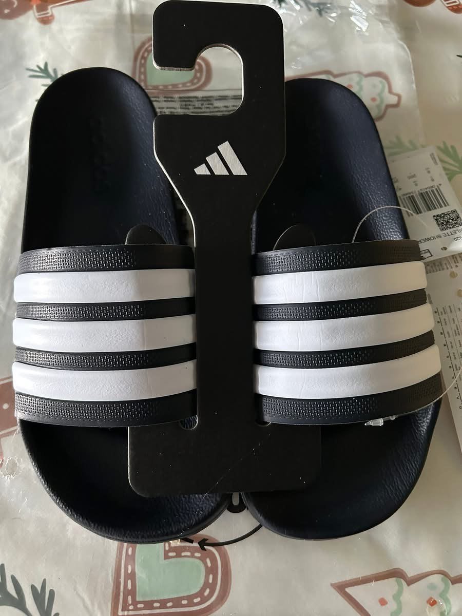 Badslippers Adidas, Ophalen, Nieuw, Slippers