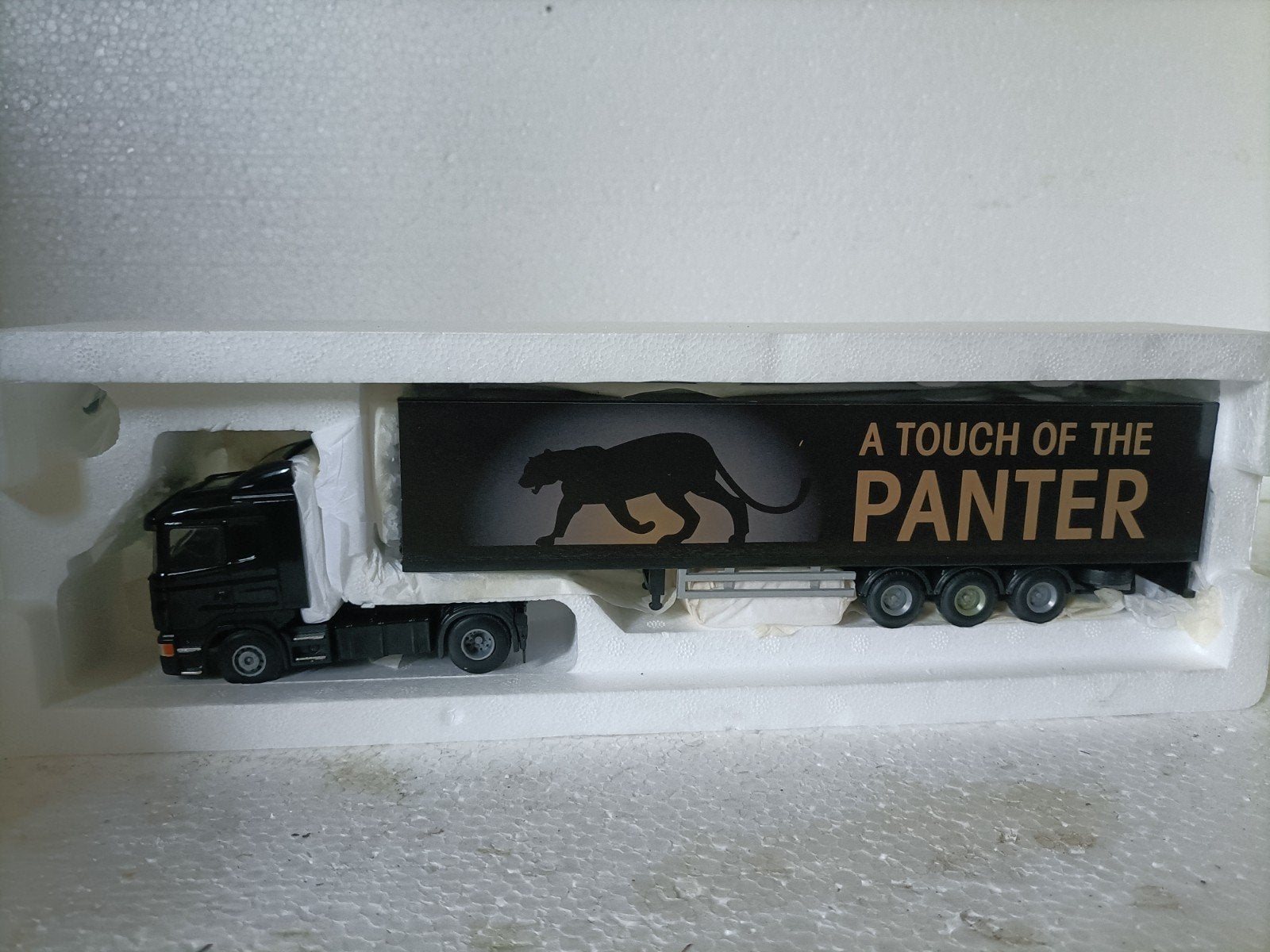 Lion Toys 1:50 Scania met Oplegger – "A Touch of the Panter", Ophalen, Lion Toys