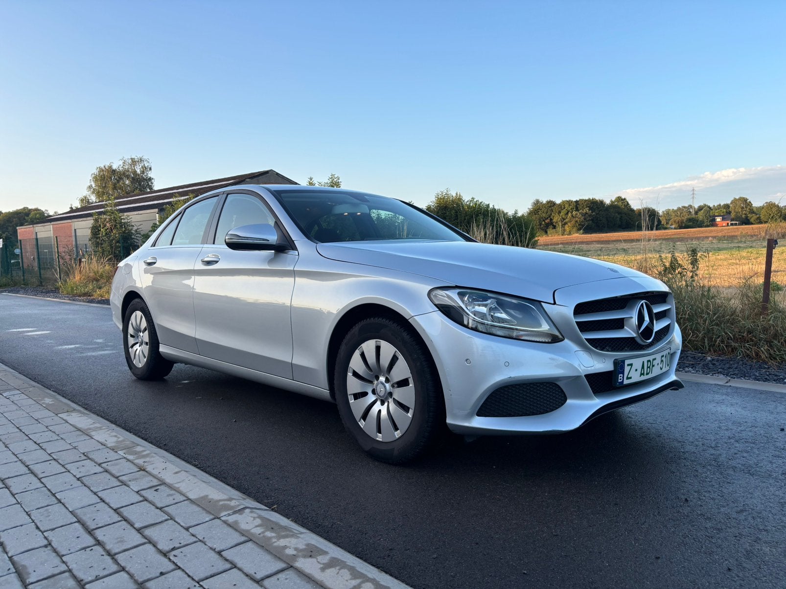 Mercedes classe C 180, Argent ou Gris, Achat, Boîte manuelle, Noir