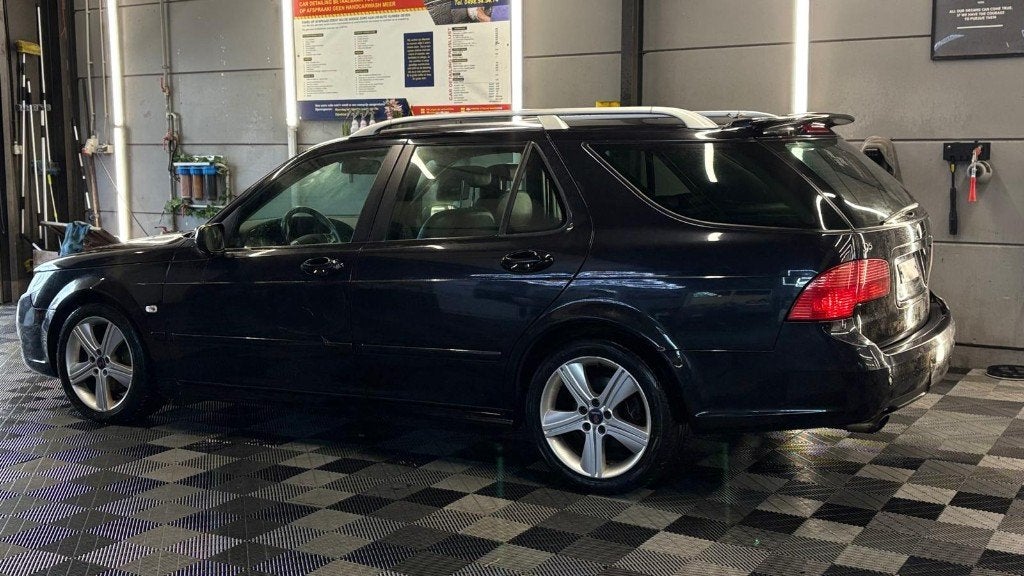 Saab 1.9d AUTOMATIQUE Bj. 2010 308000Km EXPORT, Auto's, Saab, Automaat, 110 kW, 4 cilinders, Zwart