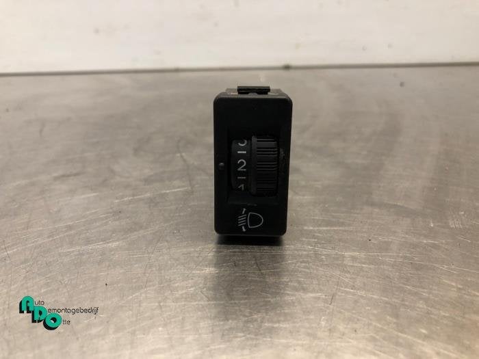 Commutateur phare hauteur réglable d'un Peugeot Partner (Pa, -, 3 mois de garantie, Utilisé, -
