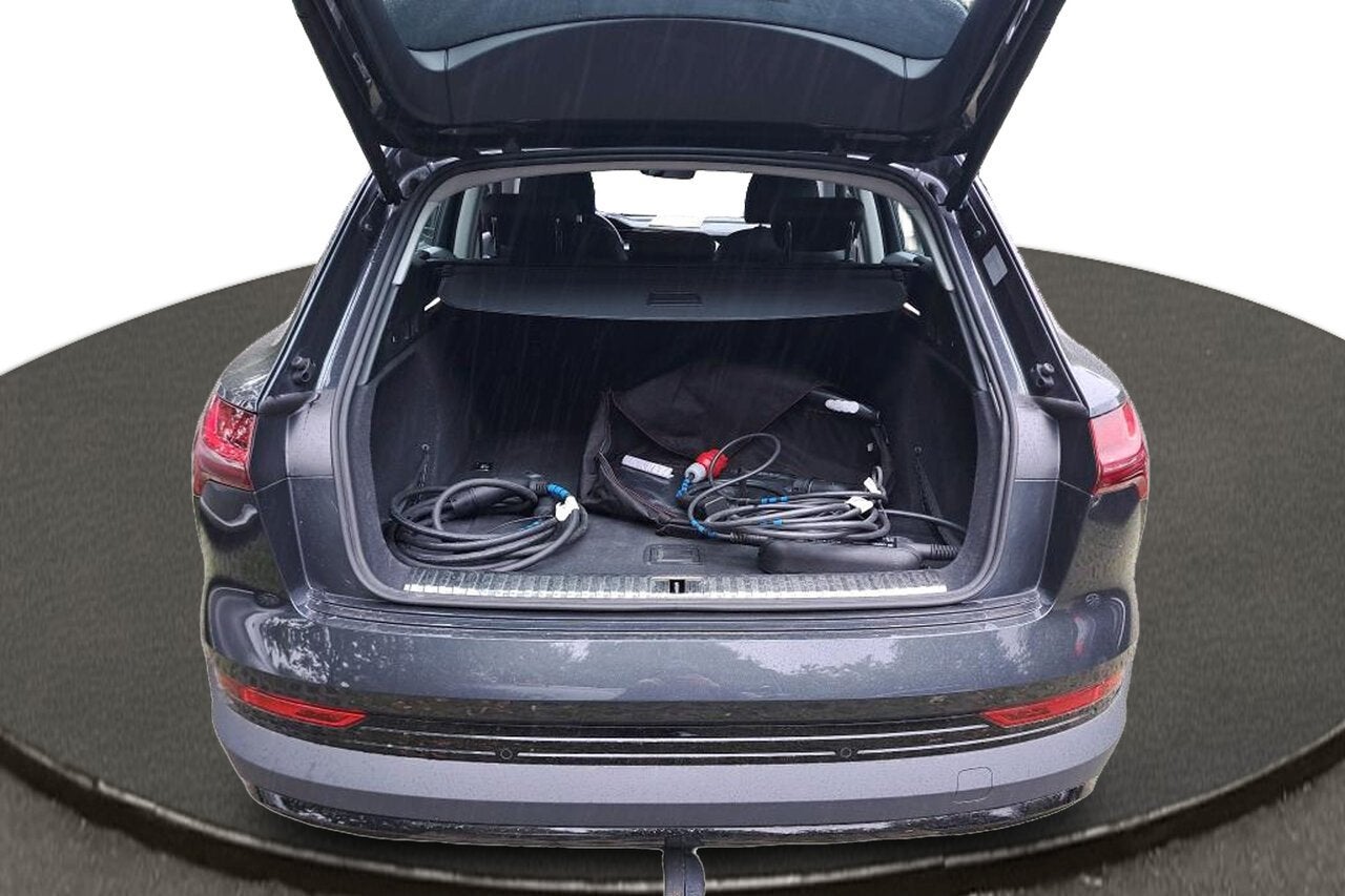 Audi e-tron 55 Quattro Attractive - LEDER - TREKHAAK, Autos, 0 kg, Argent ou Gris, 408 ch, 0 kg
