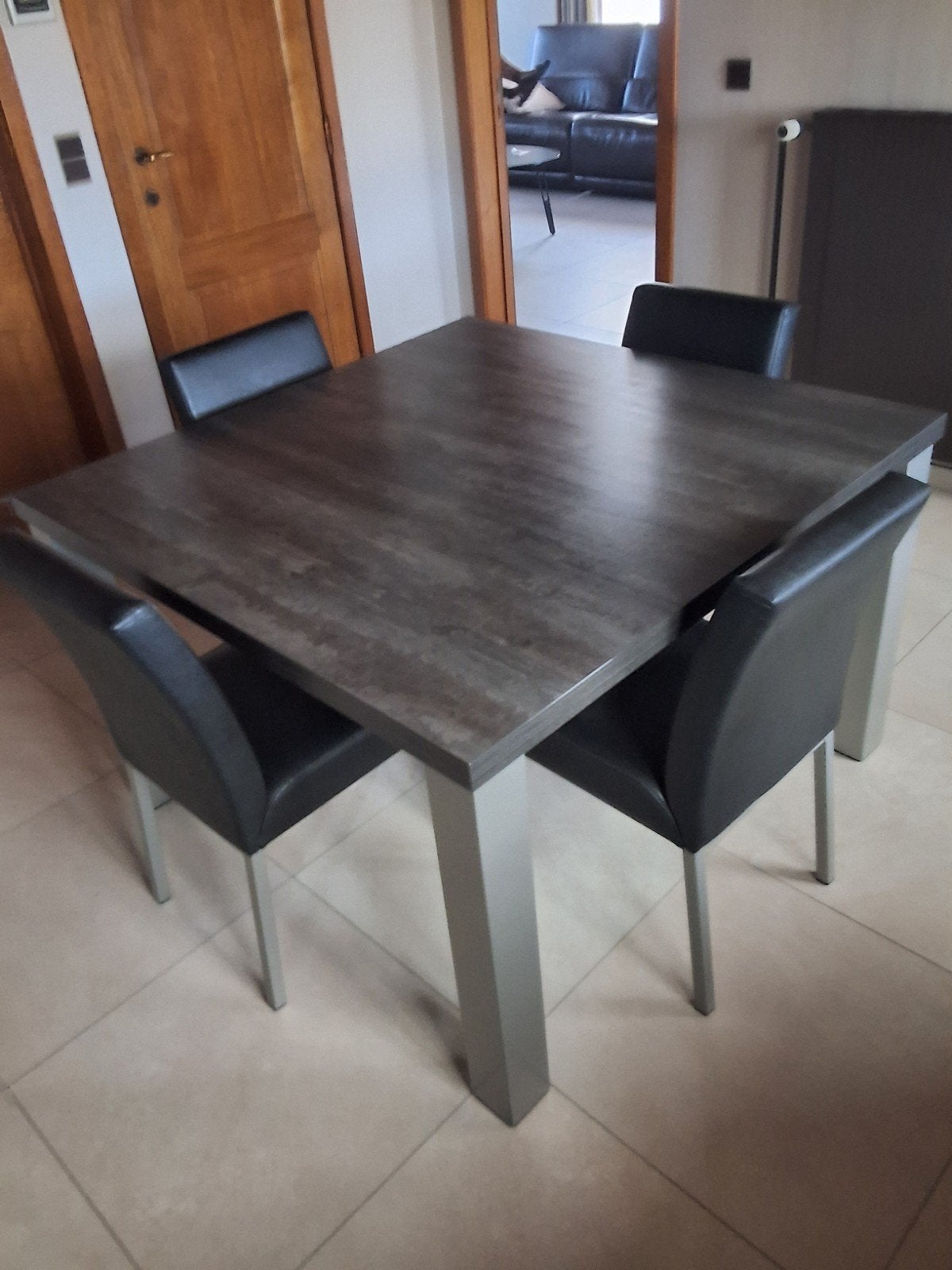 Tafel 1,20 x1.20 +4 stoelen, Huis en Inrichting, Ophalen