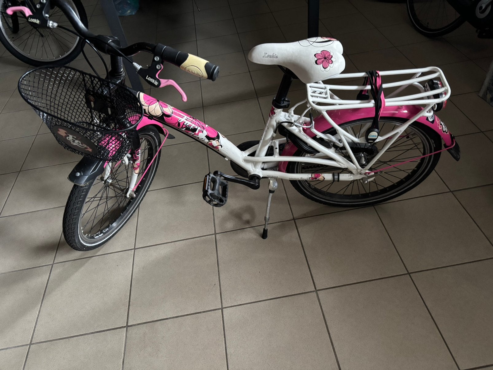 20 inch meisjes loekie fiets, Fietsen en Brommers, Ophalen of Verzenden, Zo goed als nieuw, 20 inch