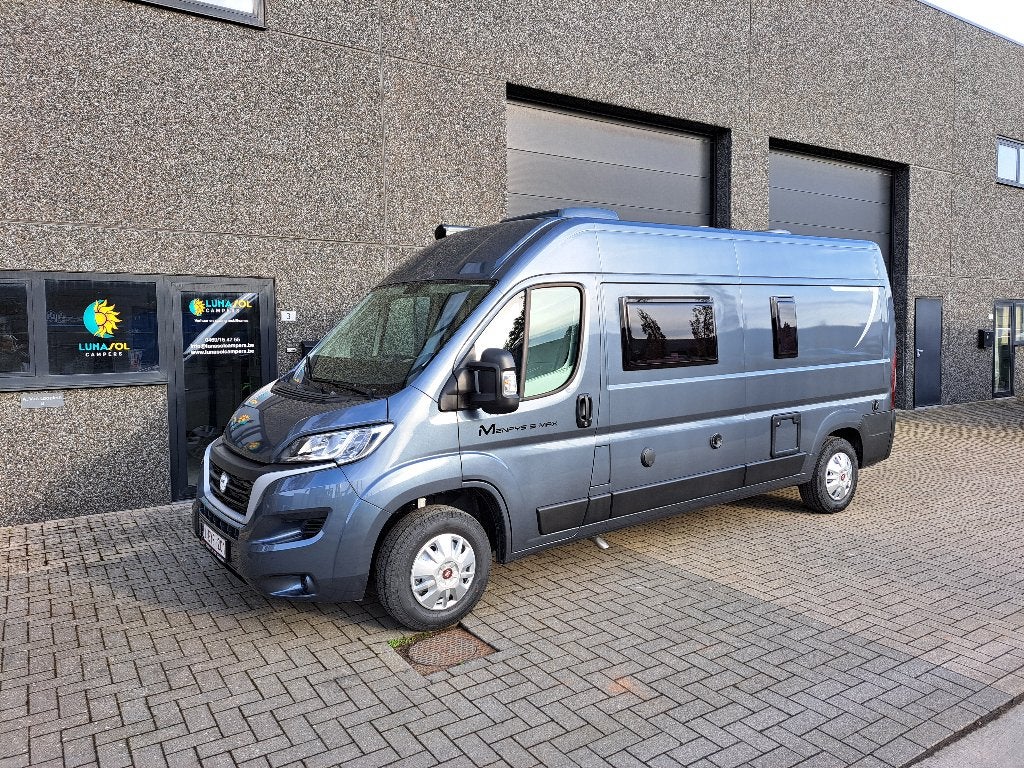 campervan MC Louis Menfys 3 maxi discovery, Jusqu'à 4, Siège standard, 5 à 6 mètres, Fiat