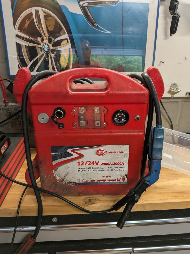 Krachtige booster van 2500 ampère! 12V 24 V, Ophalen, Gebruikt