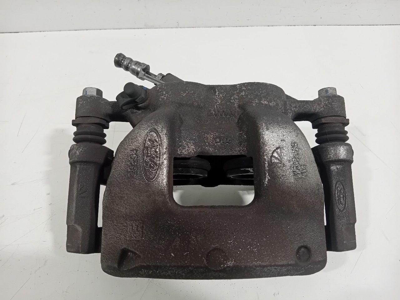 Remklauw rechts voor Ford Transit, Onderdelen@venauto.nl, Van der Ven Autorecycling B.V., Gebruikt, Ettenseweg 76, 4706 PB Roosendaal, The Netherlands