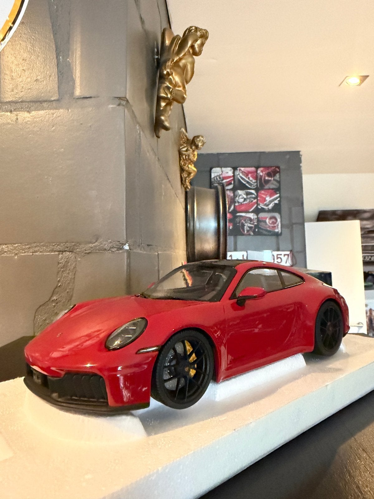 Porsche 911 Carrera GTS dealer model, Hobby en Vrije tijd, Ophalen of Verzenden, Zo goed als nieuw, MiniChamps