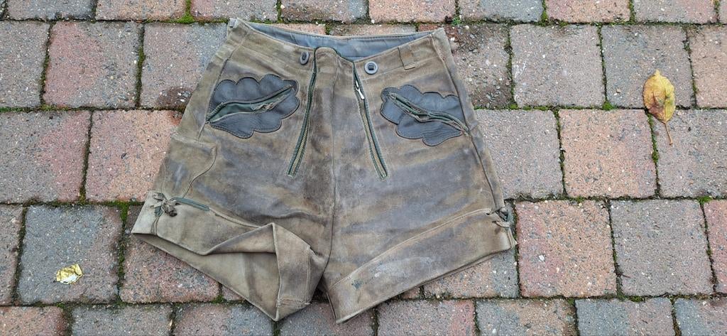Beierse korte broek, Ophalen