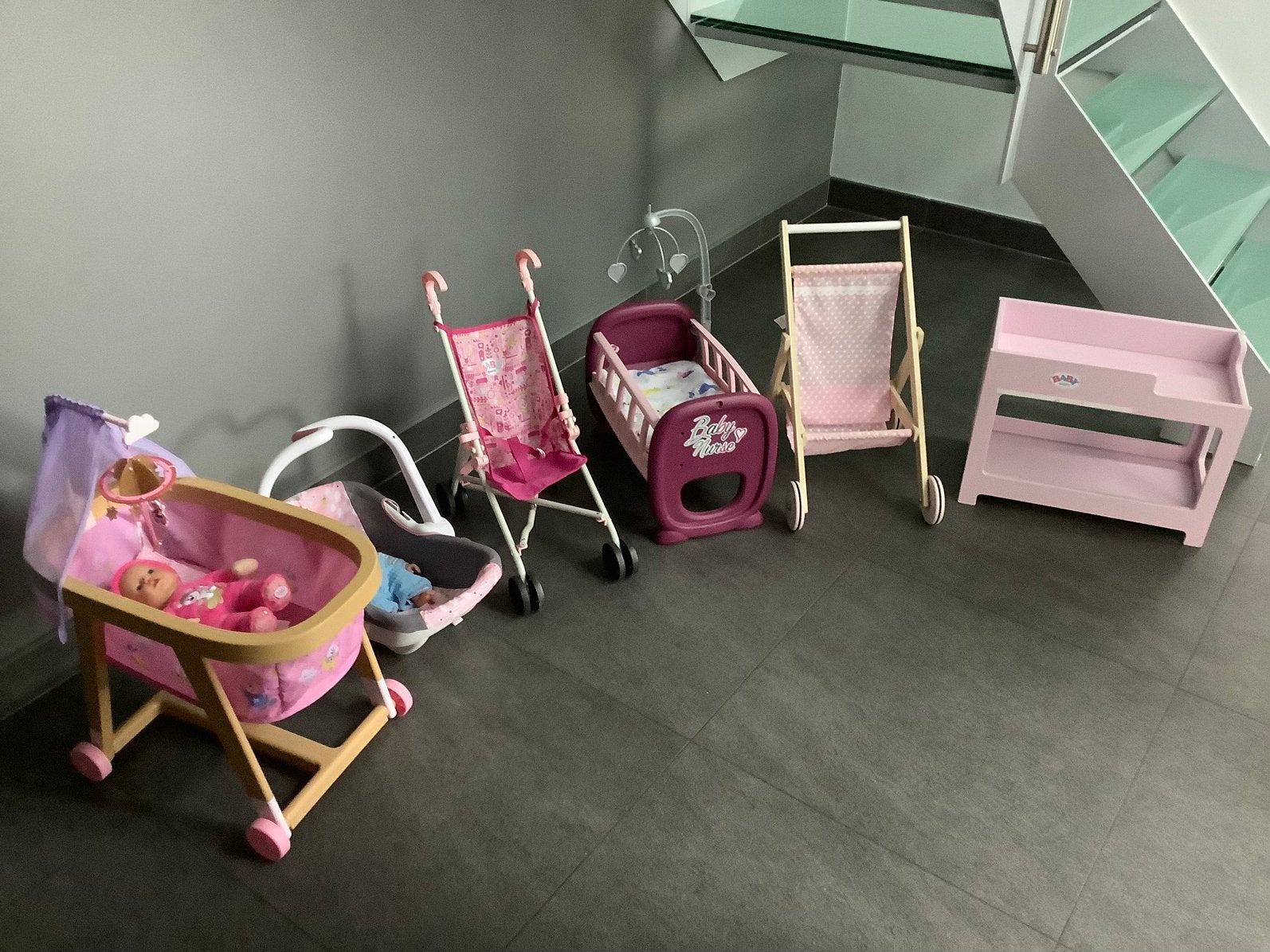 Poppenset, Verzamelen, Poppenhuizen en Toebehoren, Ophalen, Zo goed als nieuw