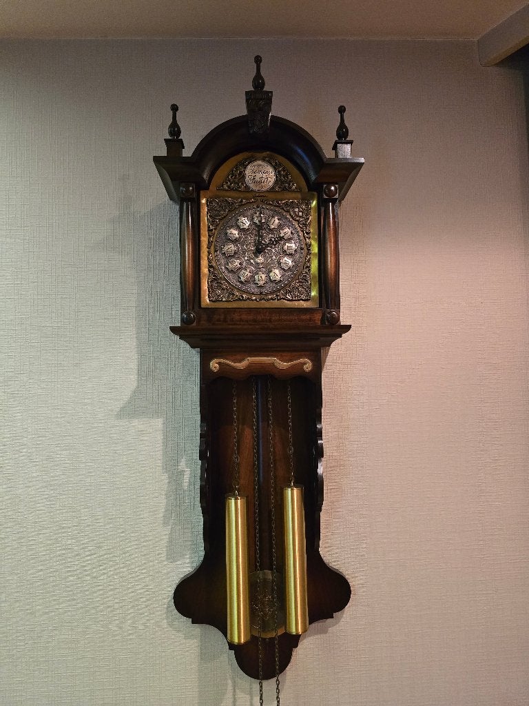 Koekoeksklok, Antiek en Kunst, Ophalen