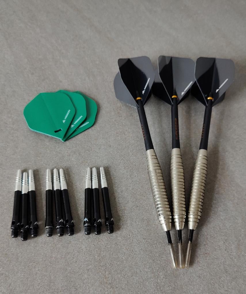 Winmau Steeltip - Dartpijlen - 24 Gram + Flights + Shafts, Sport en Fitness, Darts, Ophalen, Zo goed als nieuw, Flights