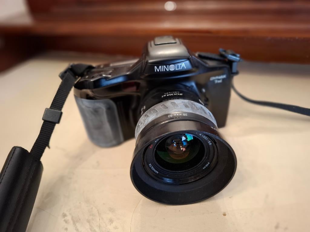 Oud Minolta fototoestel, Enlèvement, Minolta