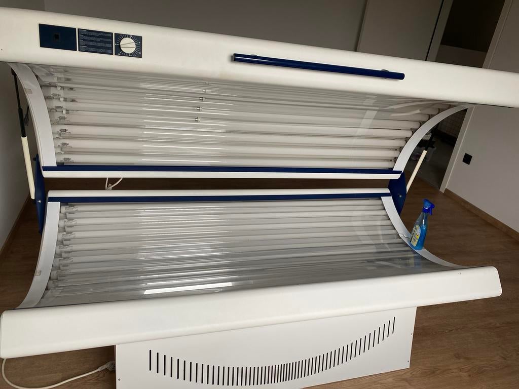 Zonnebank met gelaatsbruiner, Electroménager, Solarium, Banc solaire & Bronzage facial, Enlèvement, Utilisé, Solarium visage