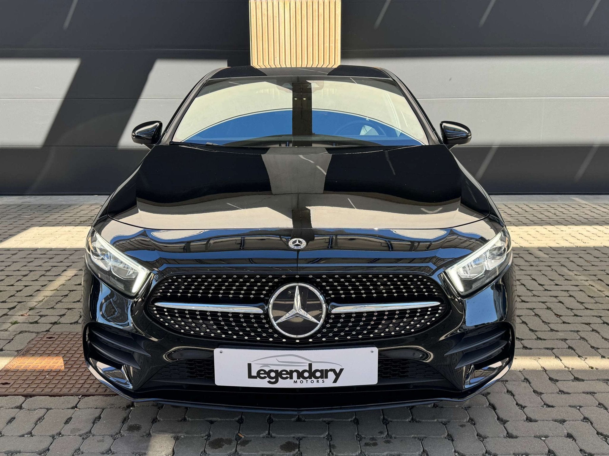 Mercedes-Benz A-Klasse 180 A 180 AMG Line (bj 2021), Auto's, Gebruikt, 4 cilinders, 136 pk, Zwart