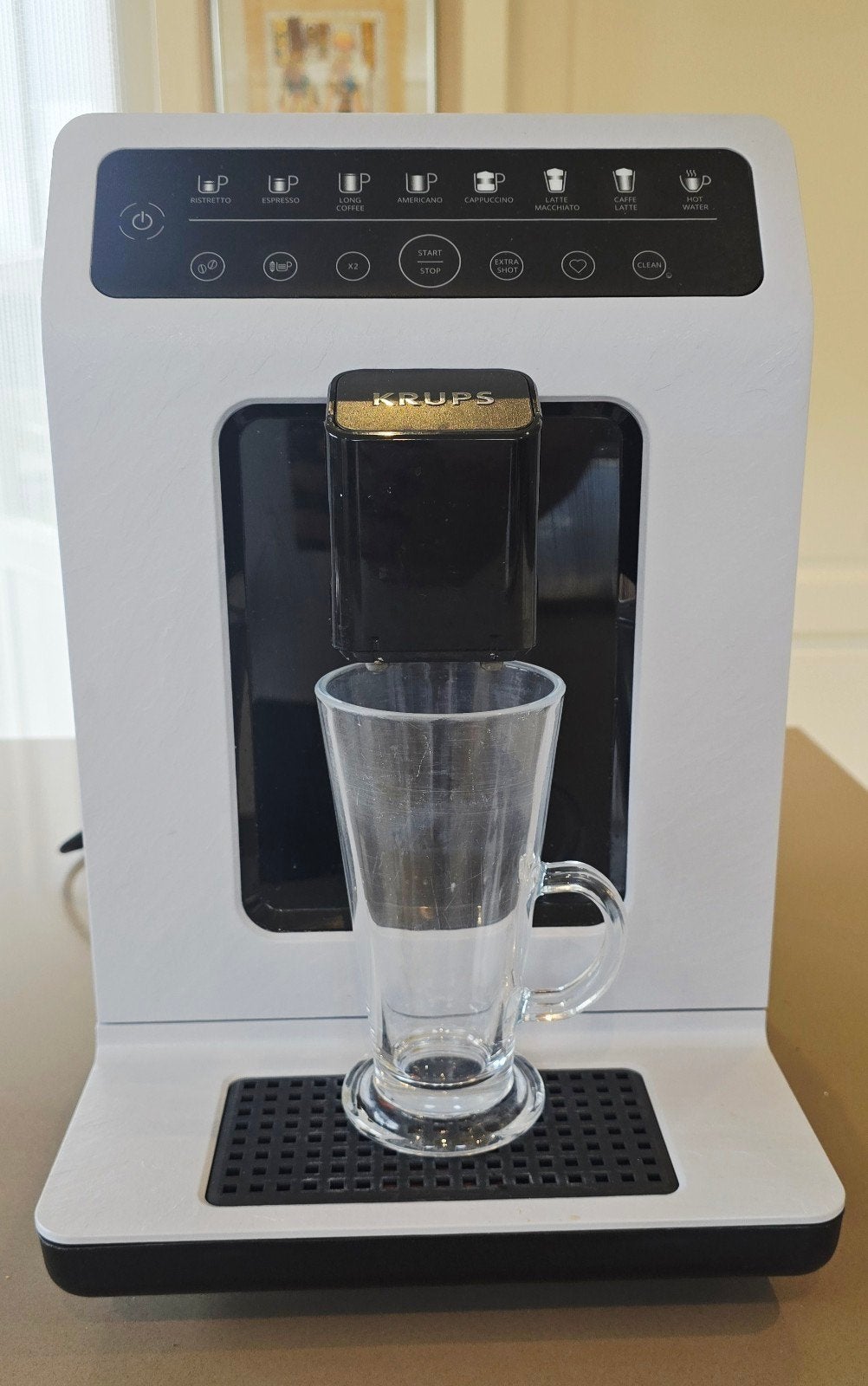 Espresso entièrement automatique
PREUVE KRUPS EA897A10, Electroménager, Cafetières, Café en grains, Combiné, 2 à 4 tasses, Comme neuf