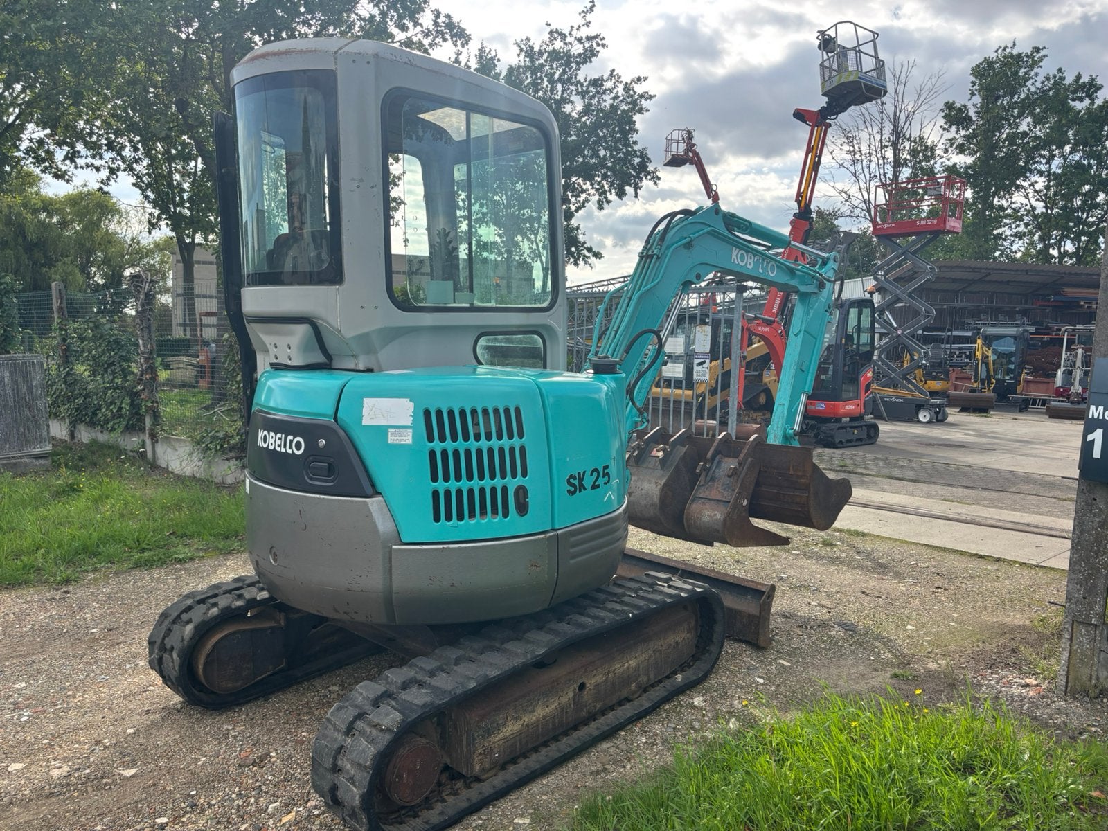 Kobelco SK25SR minigraver graafmachine binnedraaier 2700kg, Zakelijke goederen, Ophalen, Graafmachine
