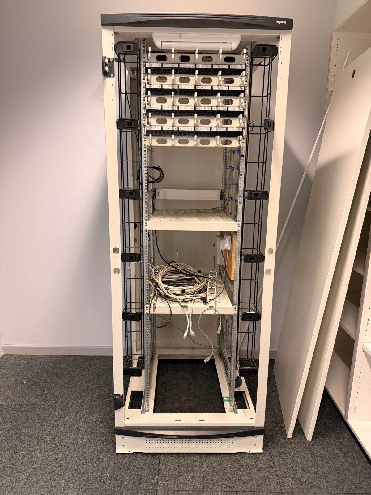 Serverkast legrand, Computers en Software, Serverkasten, Ophalen, Gebruikt