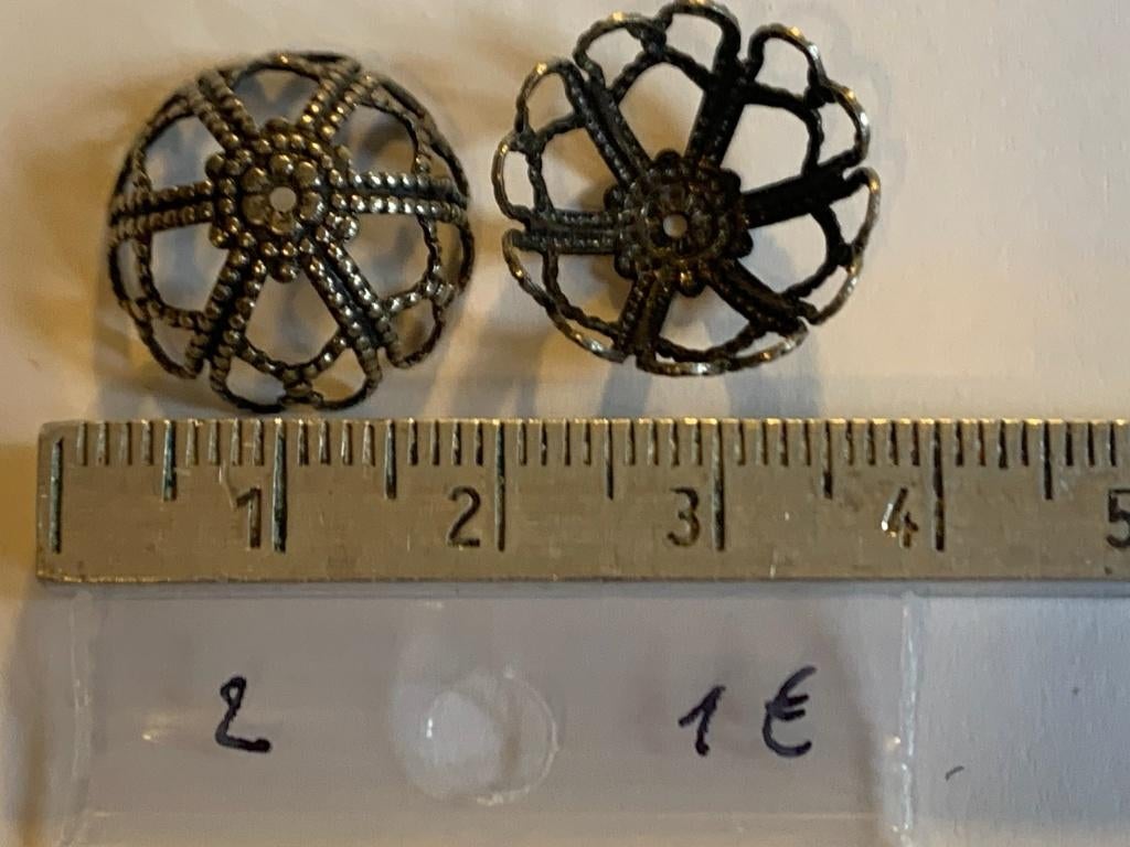 2 stuks metalen kralenkapjes, Enlèvement ou Envoi, Neuf, Entretoise ou Perle intermédiaire