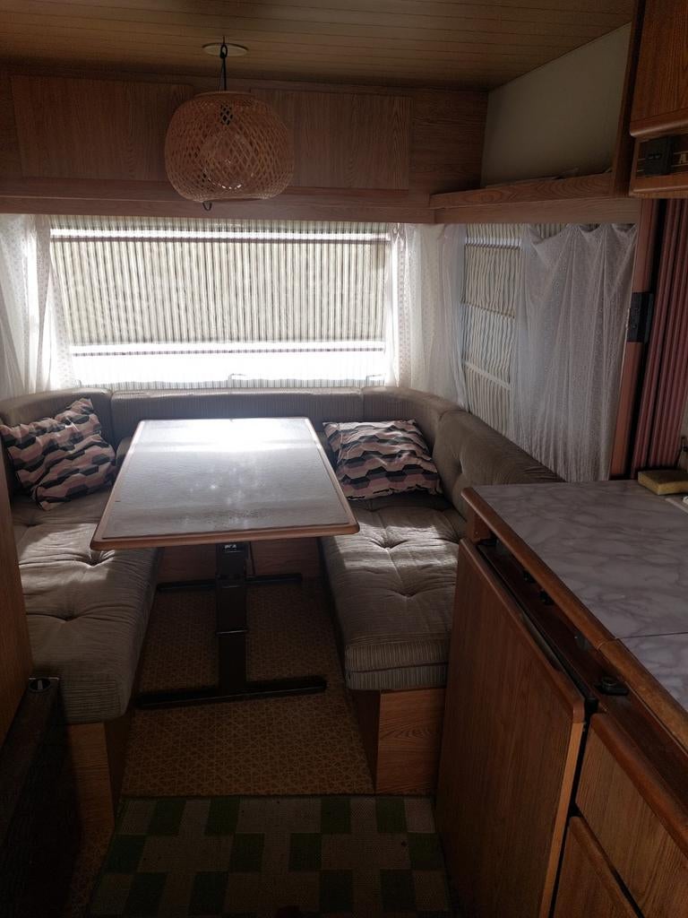 Adria caravan 800 kg, Adria, 500 - 750 kg, Koelkast, Tot en met 4