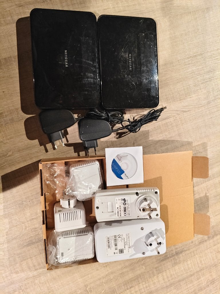 Un lot d'équipements réseau Devolo Netgear etc., Enlèvement ou Envoi, Comme neuf