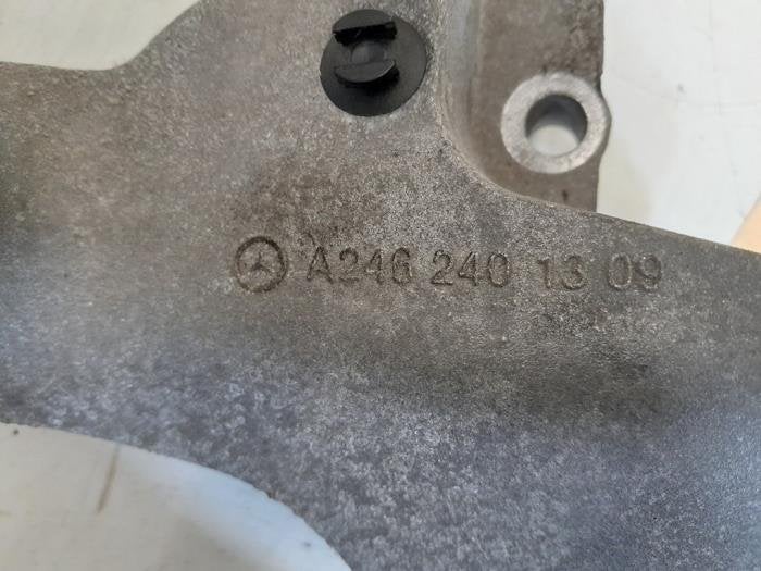 Support moteur d'un Mercedes CLA, Autos : Pièces & Accessoires, 3 mois de garantie, Utilisé, -, -
