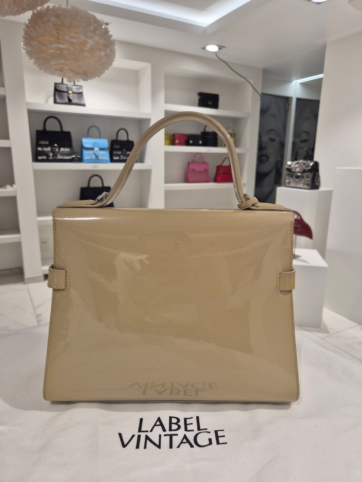 Delvaux Tempête MM in lakleder, Handtassen en Accessoires, Ophalen, Gebruikt, Beige, Handtas