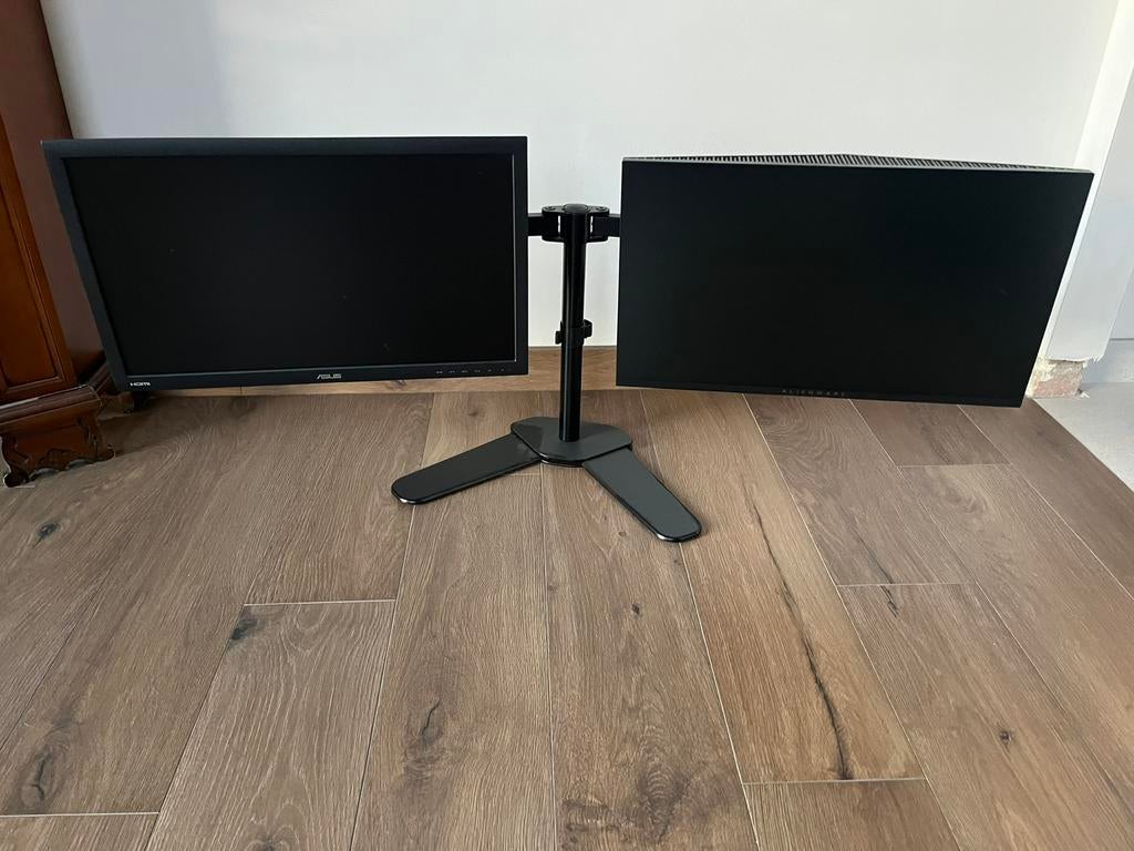 Monitorstand met gaming monitors, Computers en Software, Ophalen, Zo goed als nieuw, Gaming