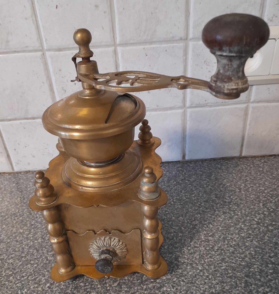 Antieke koperen koffiemolen, Antiek en Kunst, Ophalen of Verzenden