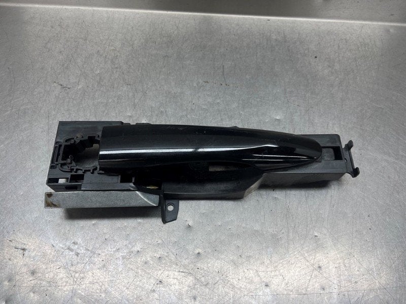 PORTIERGREEP BUITEN LINKS VOOR Nissan Micra (K14), Auto-onderdelen, Gebruikt, Voor, Germany@nissan-services.eu, Kronenweg 38
50389  Wesseling, DE