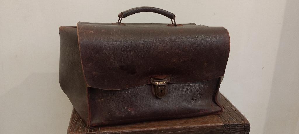 Sac de métier en cuir ancien - Déco ou Outils, Antiquités & Art, Enlèvement ou Envoi