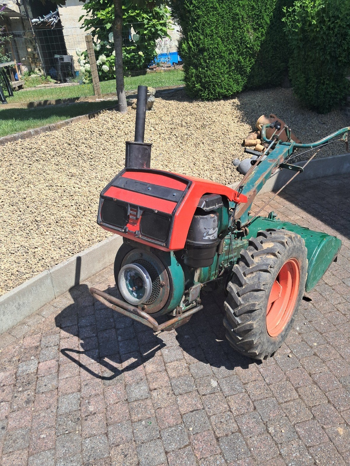 Motoculteur .Godet, charrue et bêcheuse GOLDONI Diesel 12 CV, Enlèvement, Comme neuf, Cultivateur