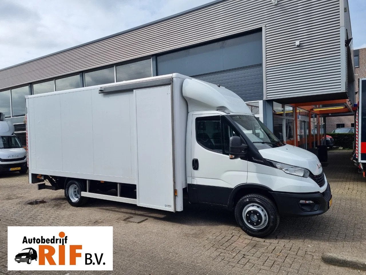 Iveco Daily 70C18 3.0D Koffer 1000kg LBW GVW 7000kg Euro 6, Autos, Achat, Euro 6, Entreprise, 179 ch