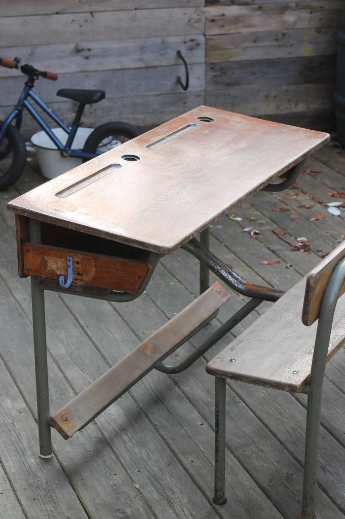 banc d'école, Enlèvement