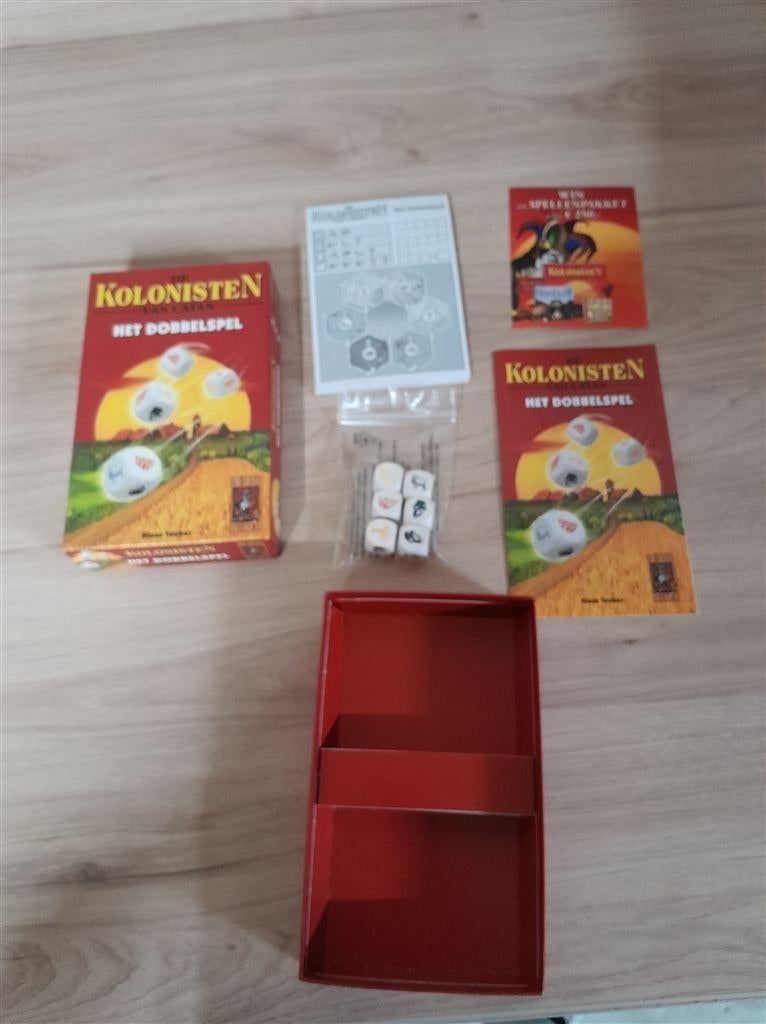 de kolonisten van catan het dobbelspel - 999 games - s1440, Hobby en Vrije tijd, Gezelschapsspellen | Bordspellen, Verzenden, Zo goed als nieuw