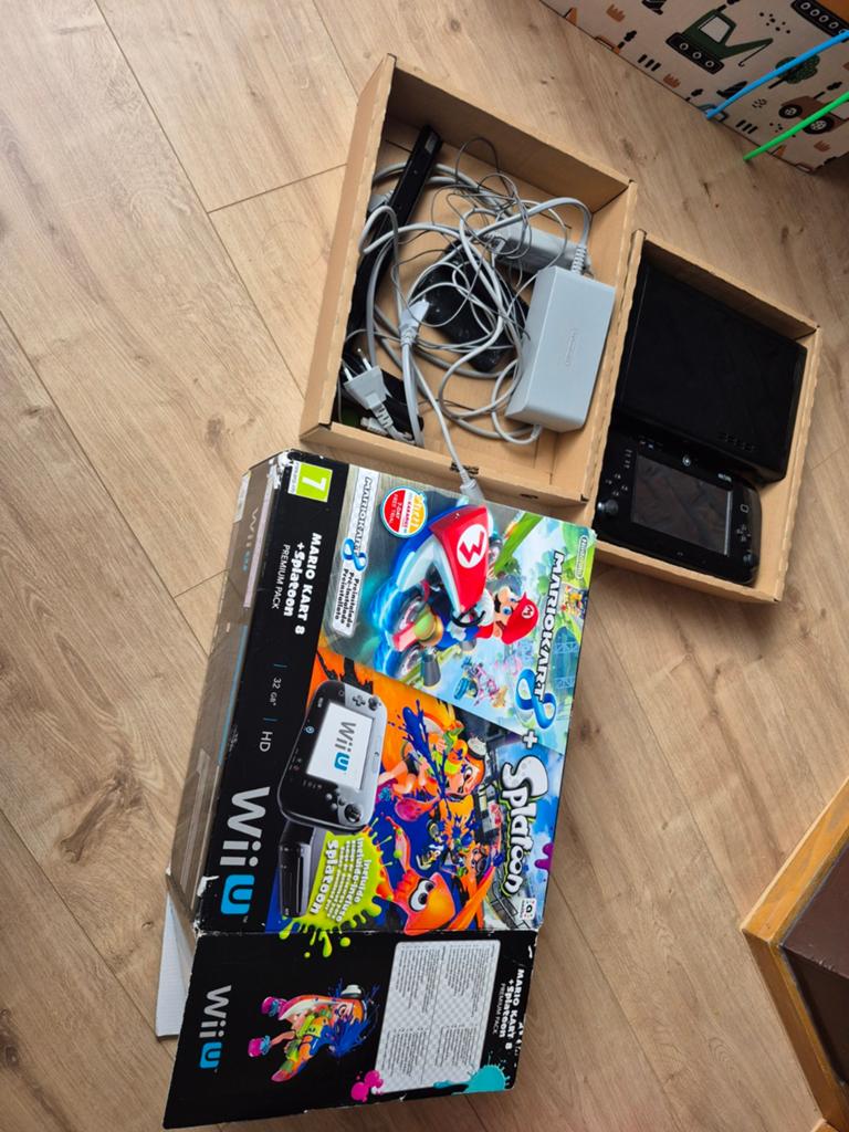 Nintendo Wii U Mario Kart 8 Splatoon-editie, Zo goed als nieuw, Zonder controller, Met harde schijf