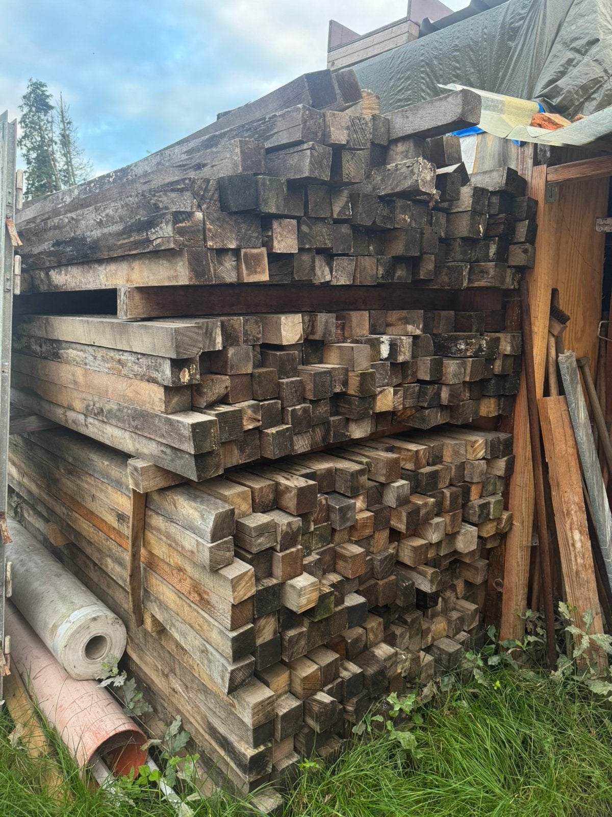 Hout palen  ongeveer 350 stuks, Ophalen, Palen