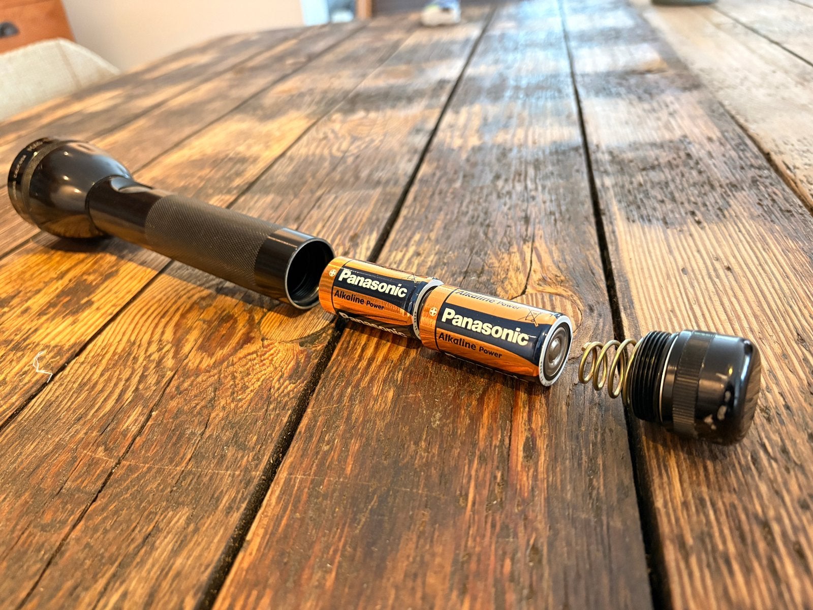 Mag-lite Maglite vintage. Fonctionne bien., Caravanes & Camping, Enlèvement ou Envoi