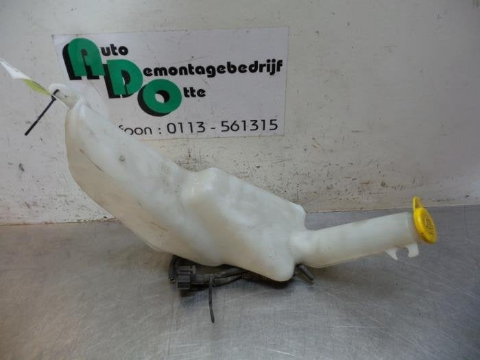 Ruitensproeiertank voor van een Opel Zafira (Zafira A 99-), Gebruikt, -, -, Opel
