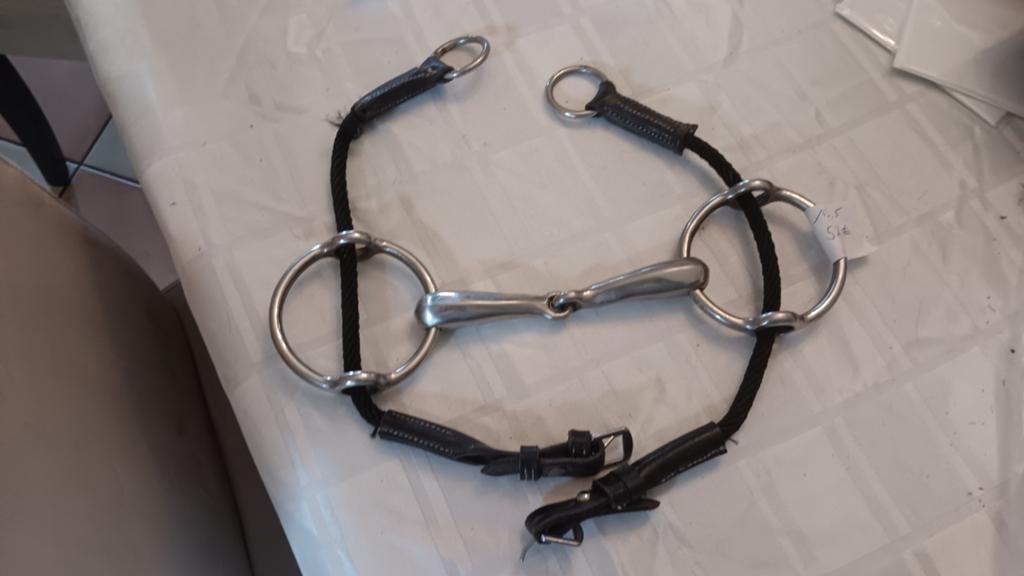 Mors releveur, Animaux & Accessoires